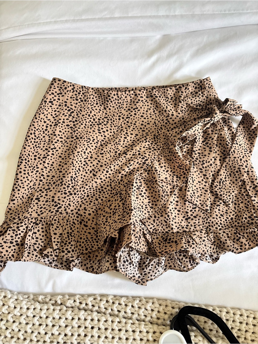 Nasty Gal Beige & Black Animal Print Tie-Waist Ruffle Skort